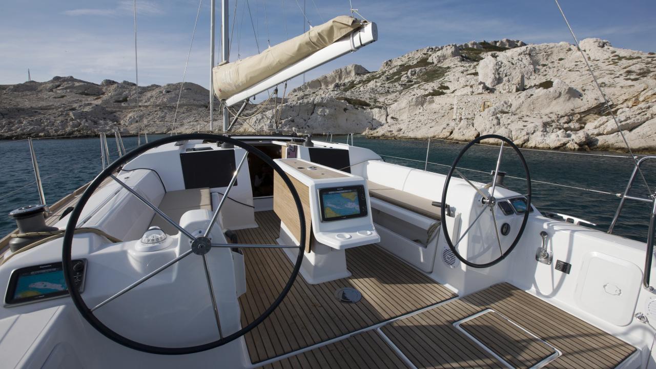 dufour 410gl 1.jpg