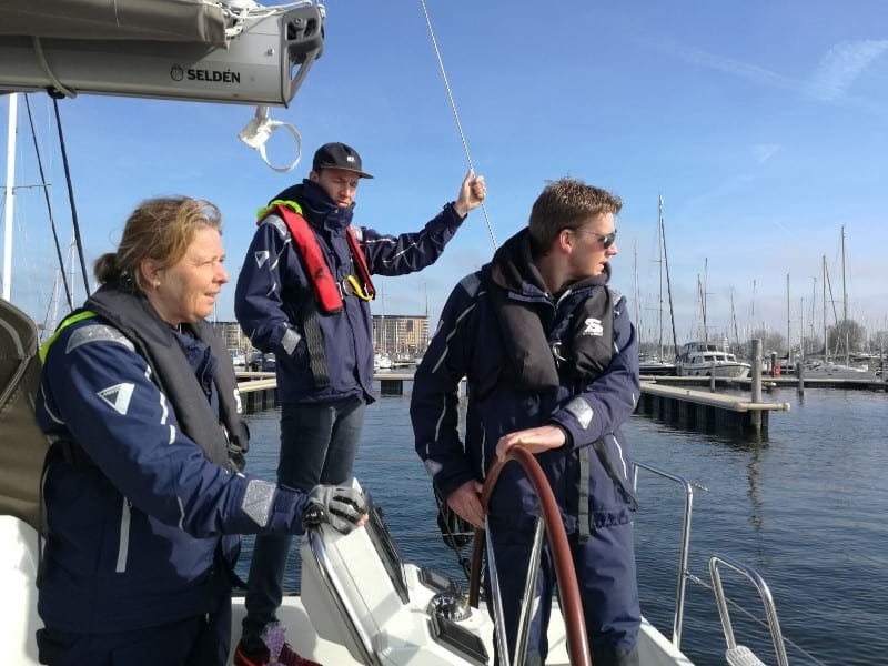 trainen in de haven.jpg