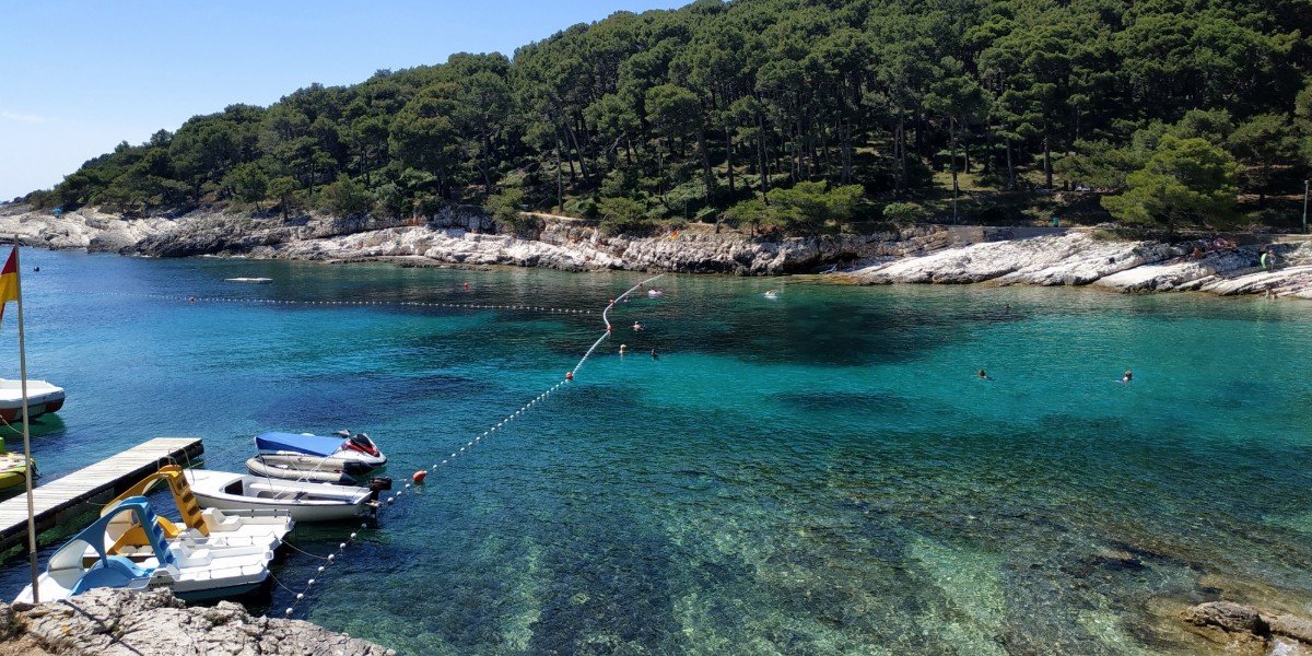 kroatie losinj baai.jpg