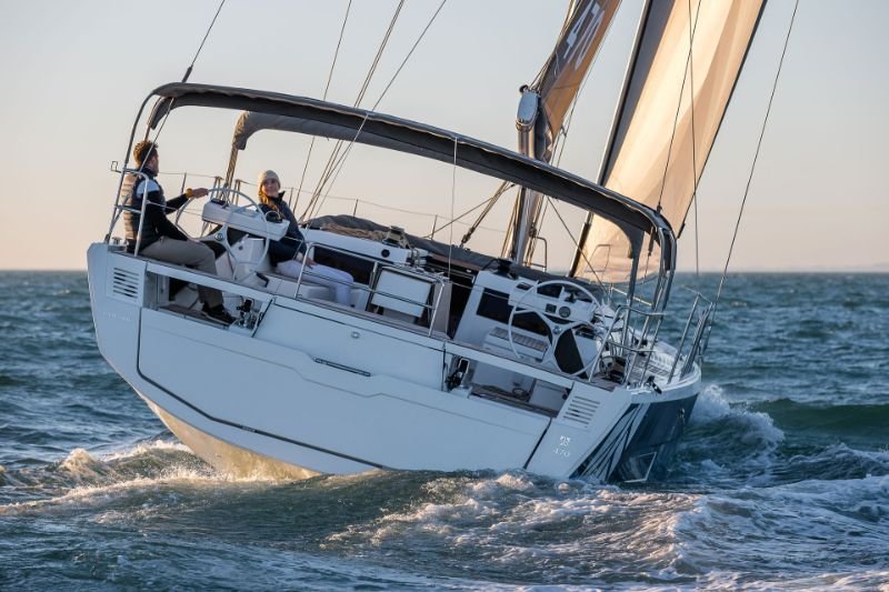 dufour 470 03.jpg
